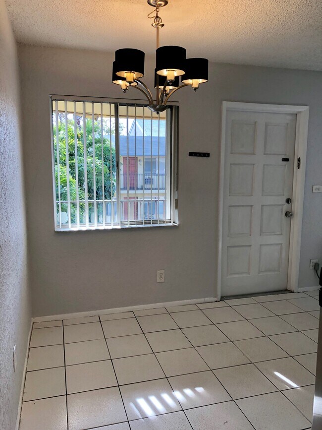 Building Photo - 1816 E Oakland Park Blvd