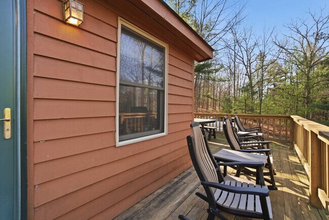 Building Photo - 610 Traci Ln