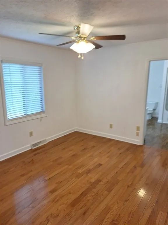 Building Photo - 3 Bedroom Home w/ Workshop and Fenced Yard