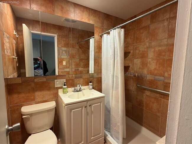 Building Photo - 830 Shore 2O