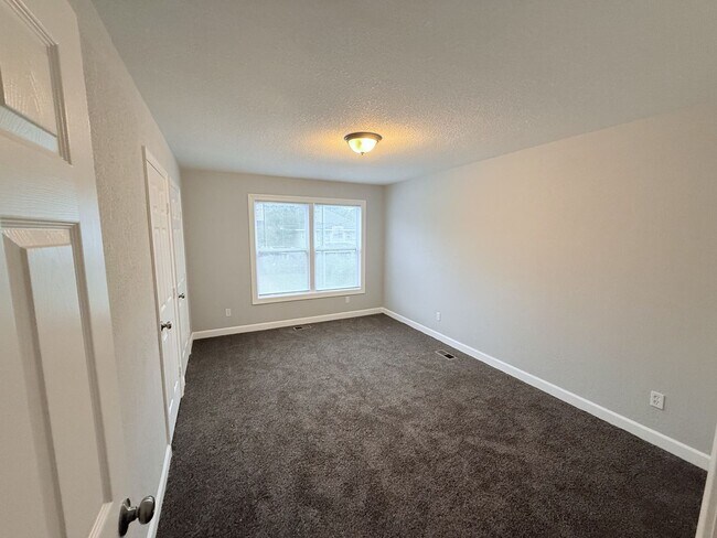 Building Photo - 315-317 Roselynn Lane