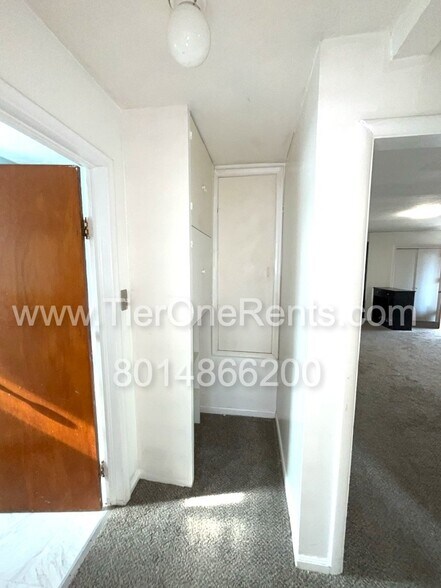 Building Photo - NO DEPOSIT option available for qualified renters!