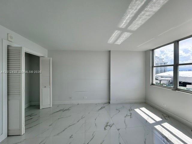 Building Photo - 6039 Collins Ave