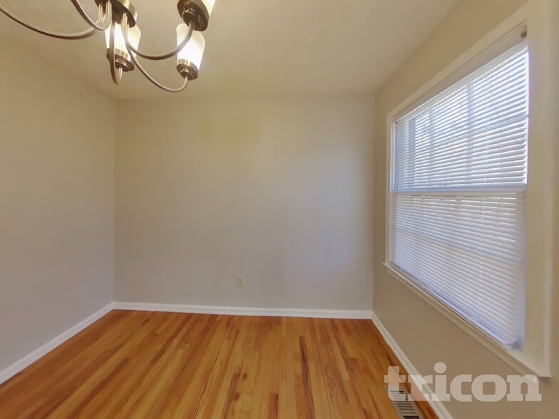 Building Photo - 15 Gregory Ln