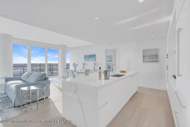 Building Photo - 1101 Ocean Ave N