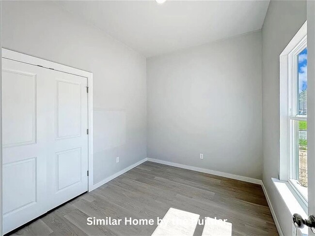 Building Photo - 2126 NW Carroll Ave