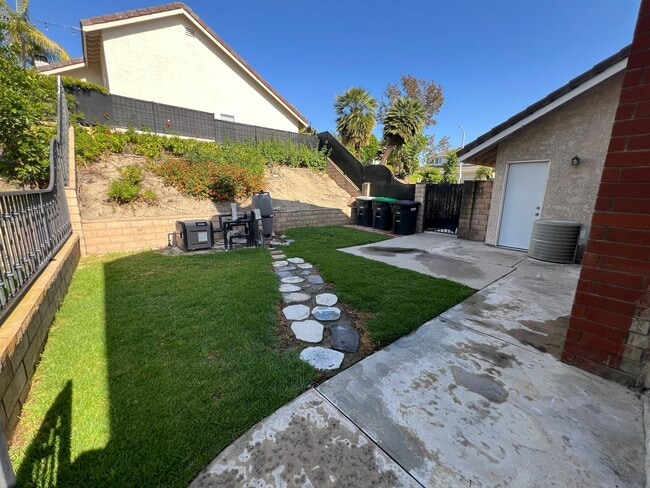 Building Photo - Orange - 4 Bed House for Lease - Pool & Spa - 3 Car. Gar.