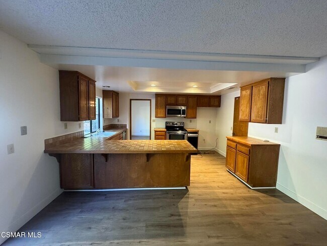 Building Photo - 2930 Reservoir Dr