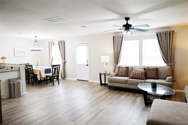 Building Photo - 6908 Campina Crossing