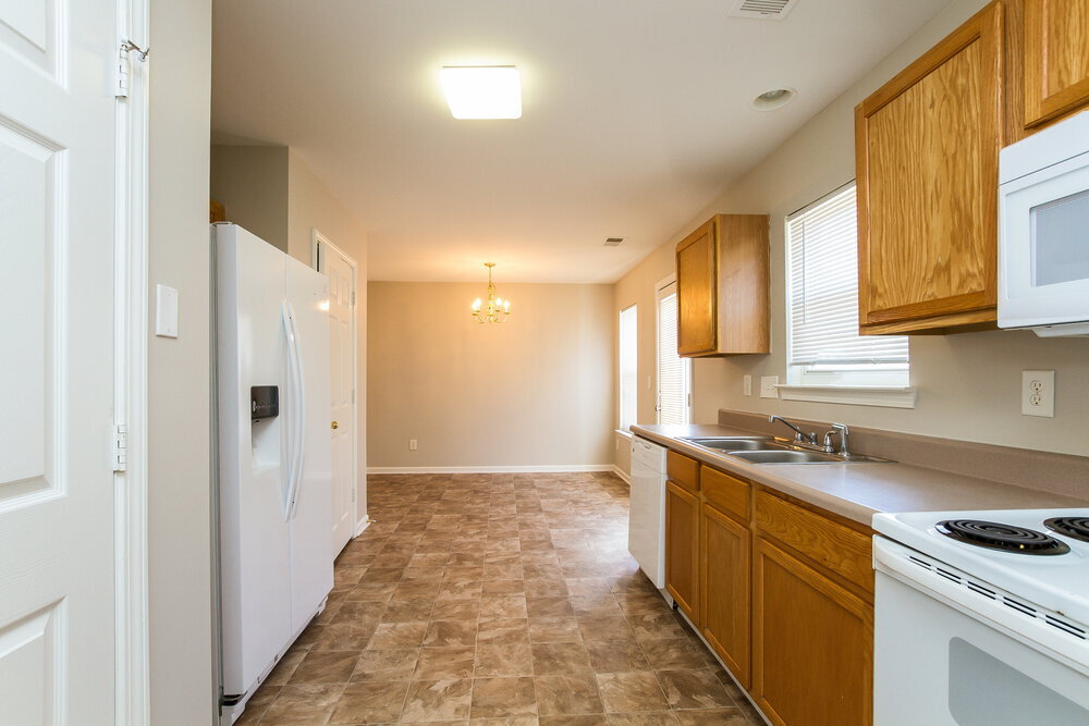 Building Photo - 933 Grass Hollow Ct