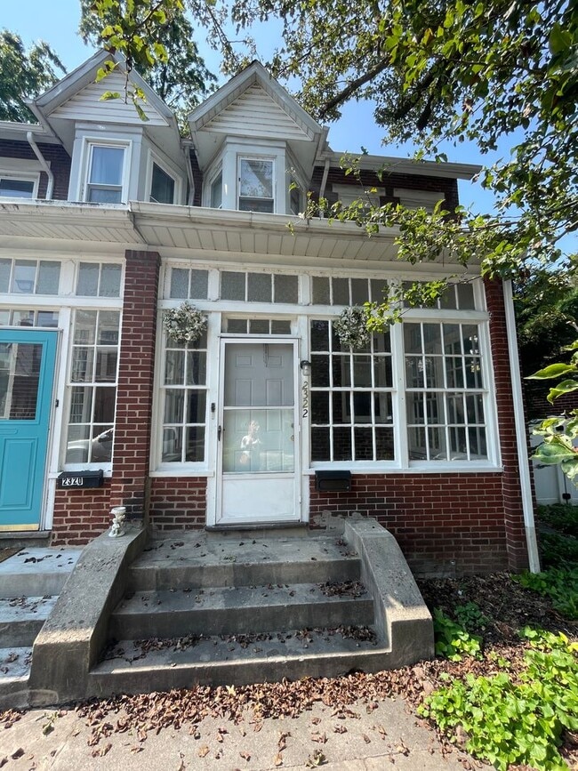 Building Photo - 3 Bedroom Single Family Home Located in Harrisburg- Includes Bonus Room/Office!