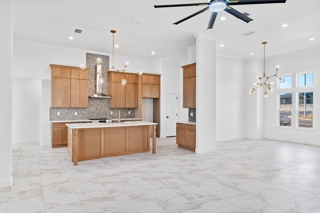 Building Photo - 206 E Persimmon Dr
