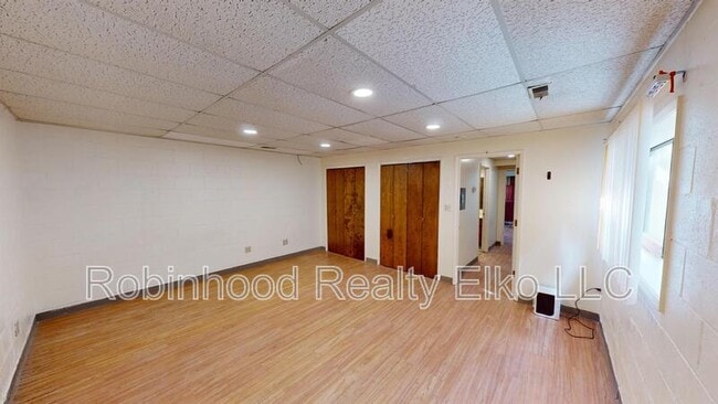 Building Photo - 674 1/2 N. Cedar Street