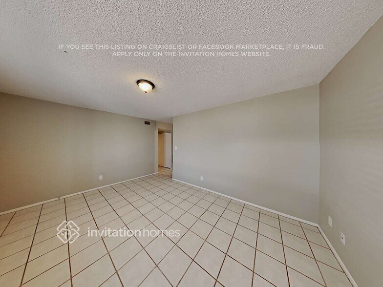 Building Photo - 3743 W Gelding Dr