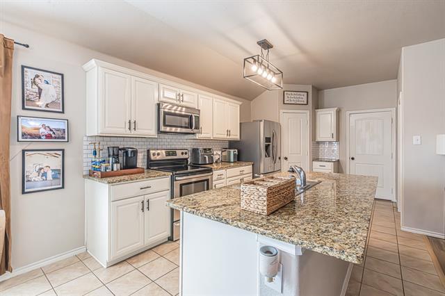 Building Photo - 405 Calder Ln