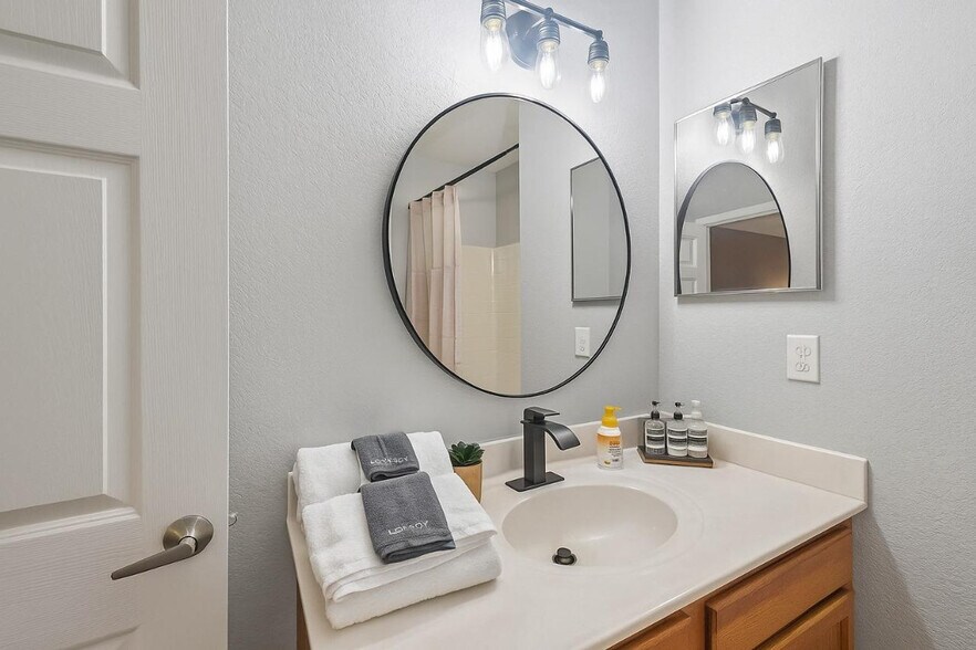 Building Photo - 2221 San Vittorino Cir