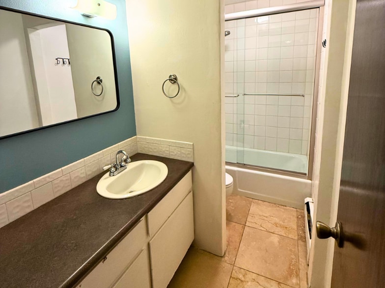 Building Photo - 1625 W Elizabeth St