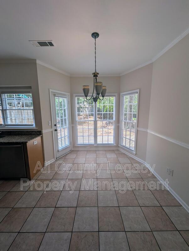 Building Photo - 4920 Agate Dr