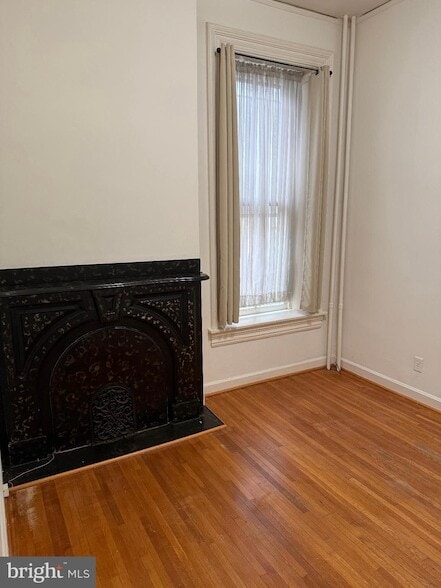 Building Photo - 232 W Main St