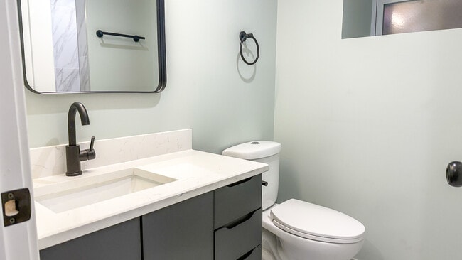 Building Photo - 1015 N Lawndale Ave