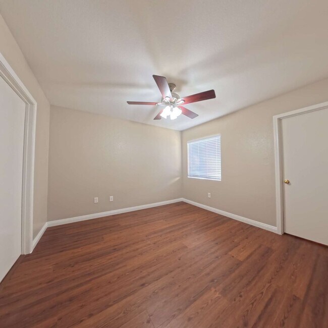 Building Photo - 1 Car Garage | Gated Community | 1st Floor Unit