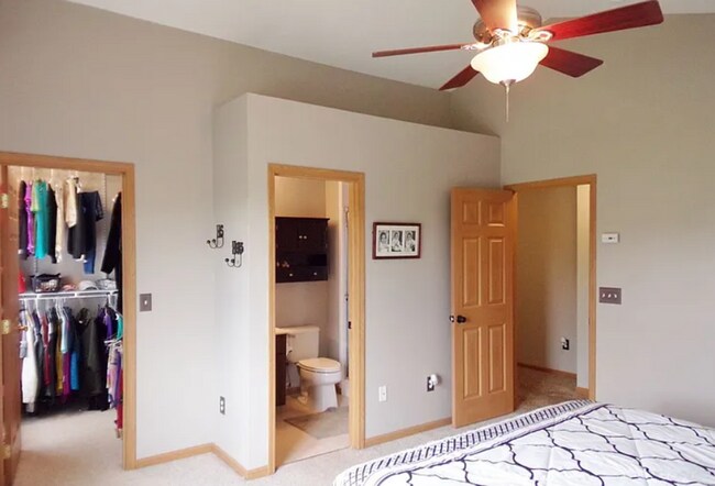 Building Photo - Beautiful 4 bedroom 2.5 bath home in Lewis Center