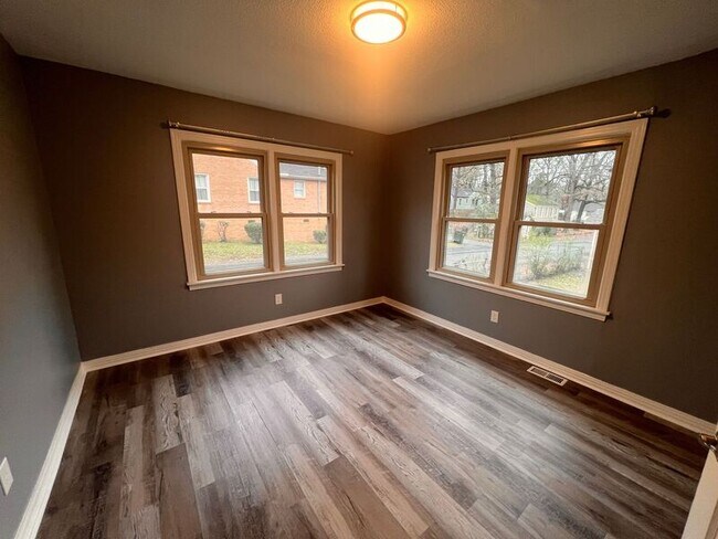 Building Photo - 2224 Fair Park Blvd