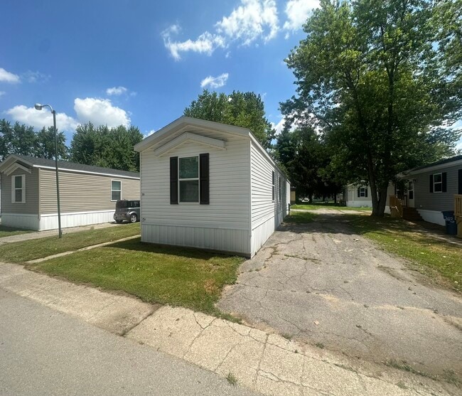 Building Photo - 7519 Dorr St