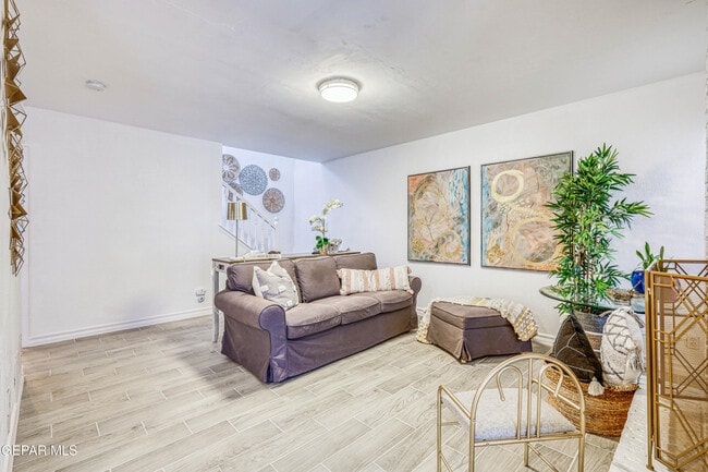 Building Photo - 7333 Golden Hawk Dr