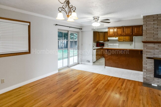 Building Photo - 1214 E 43rd Ave