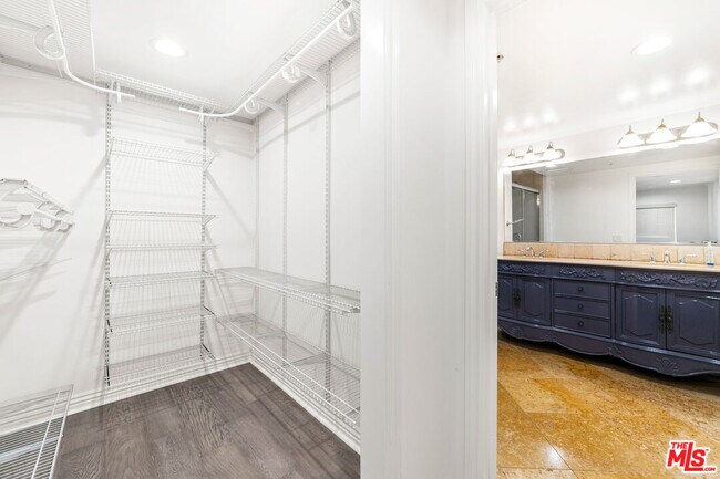 Building Photo - 8541 Alcott St