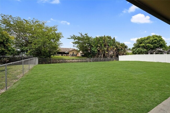 Building Photo - 7201 NW 46th Ct