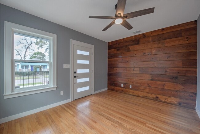 Building Photo - 1459 Munger St