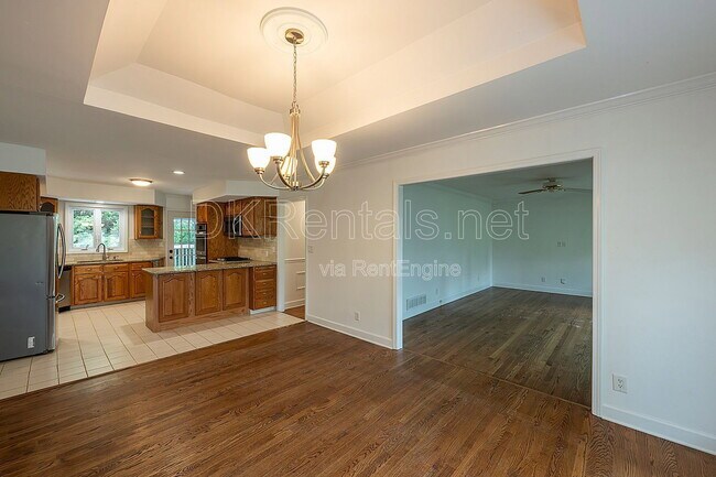 Building Photo - 245 Brook Dr