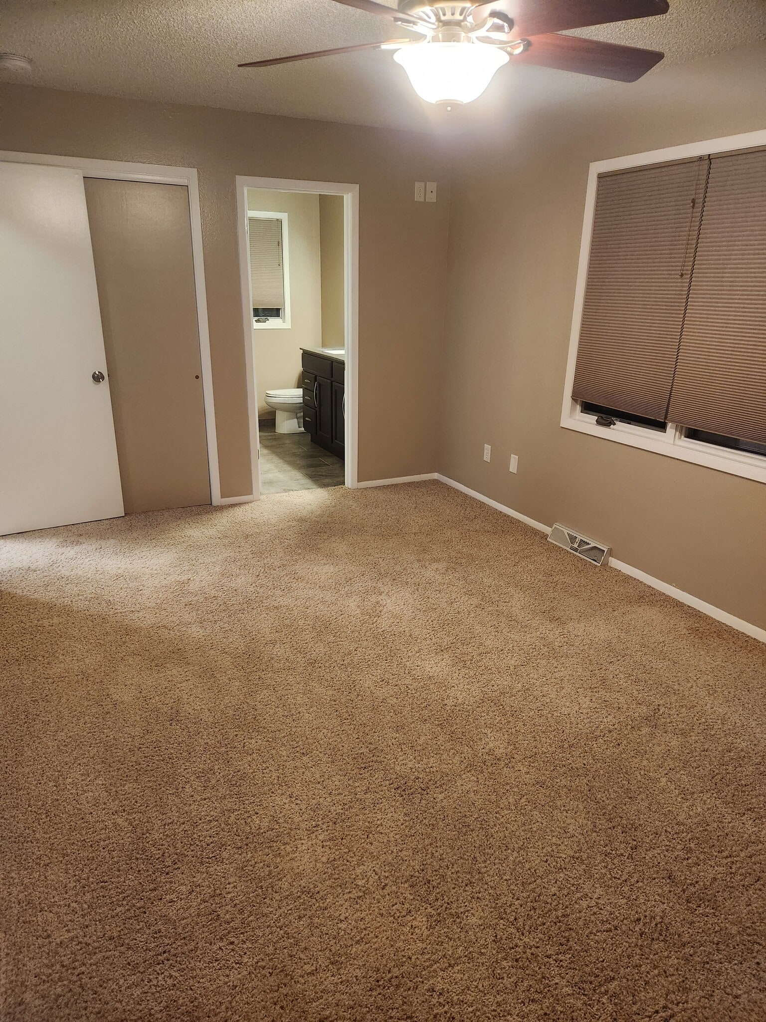 Master Bedroom - 1150 Hauer Dr