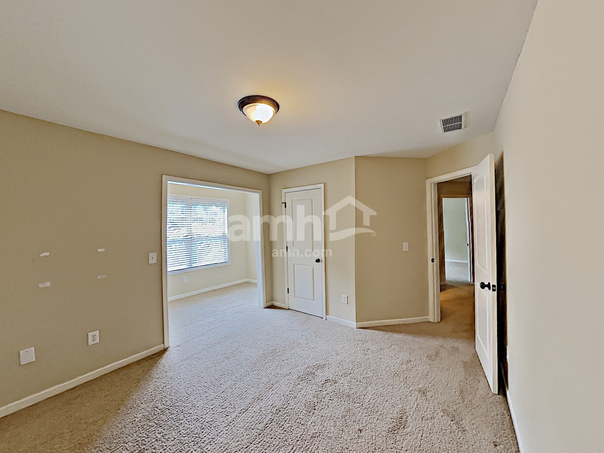 Building Photo - 243 Ascott Ln