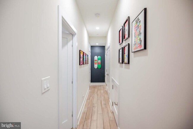 Building Photo - 1228 Oates St NE