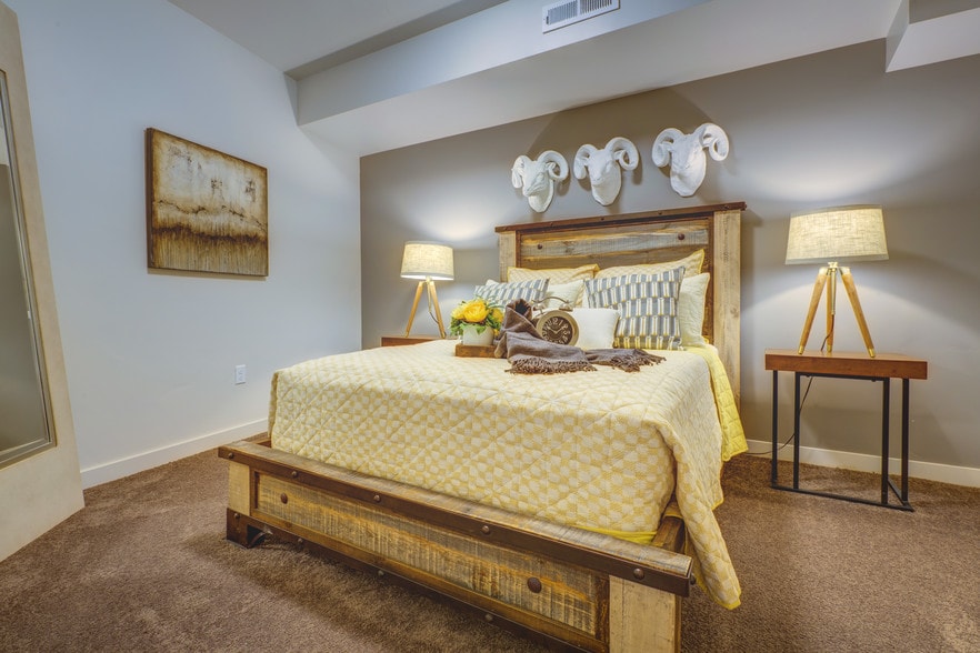 Madison Studio bedroom - Midtown 360