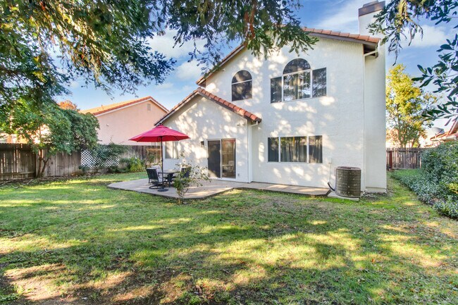 Building Photo - 2559 Du Bois Dr