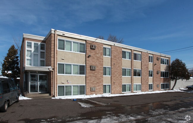 Primary Photo - 3214 Queen Ave N