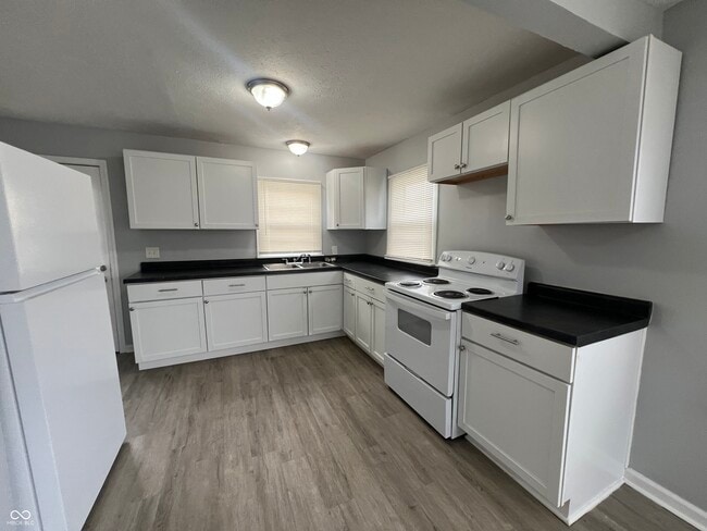 Building Photo - 1919 S Keystone Ave