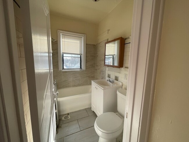 Building Photo - 109 E 68th St