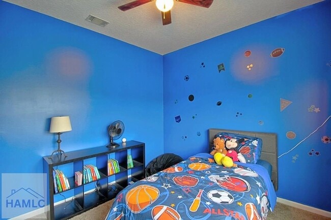 Building Photo - 452 Huntington Dr