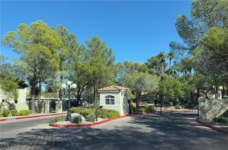 Building Photo - 500 Grey Cloud St