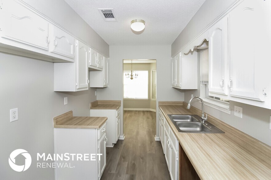 Building Photo - 1616 Camille Way