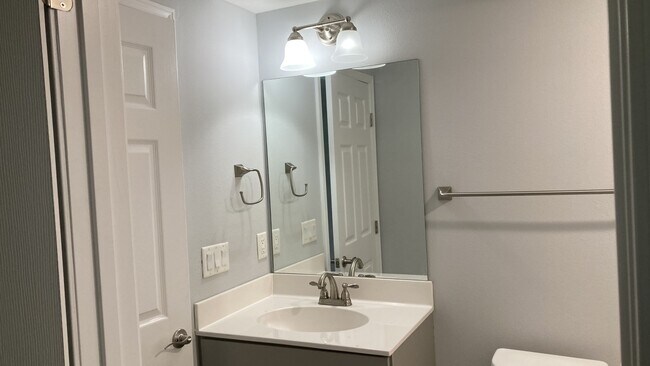 Building Photo - 719 Cypress Dr