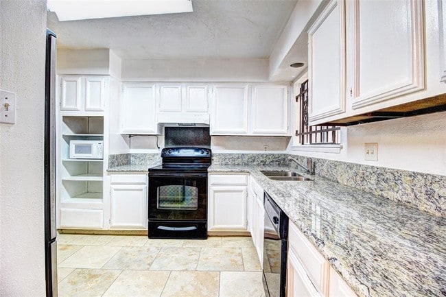 Building Photo - 6615 Briar Terrace Dr