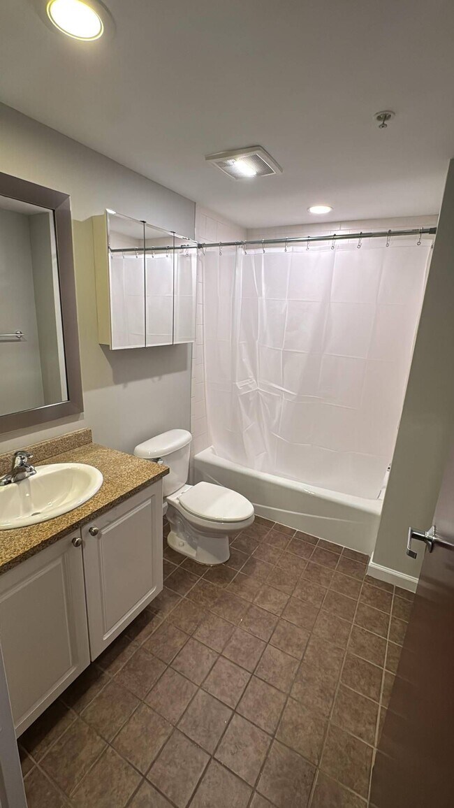 Building Photo - 56 Imlay St