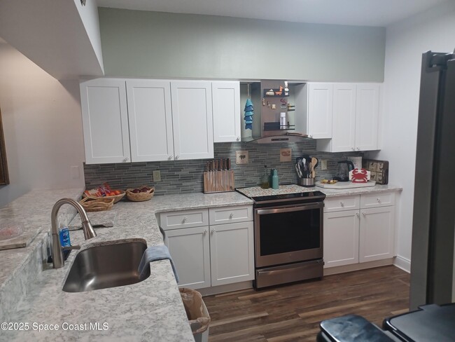 Building Photo - 105 Pulsipher Ave