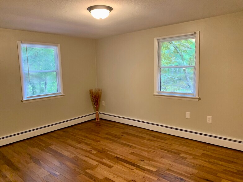 Building Photo - 62 Cisar Rd